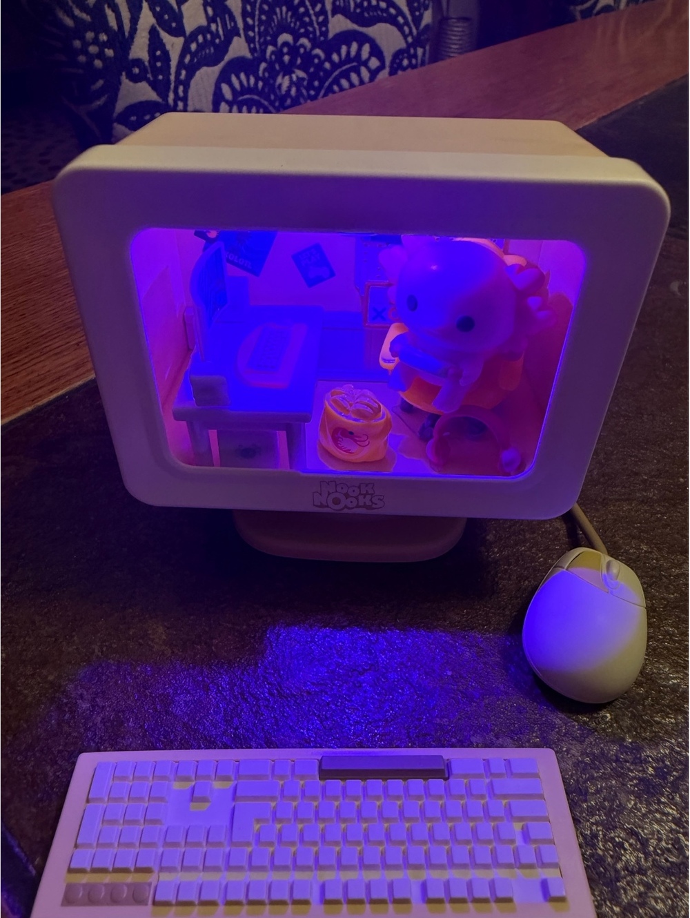 Axolotl computer nook nook starbox Zuru axolotl collectible